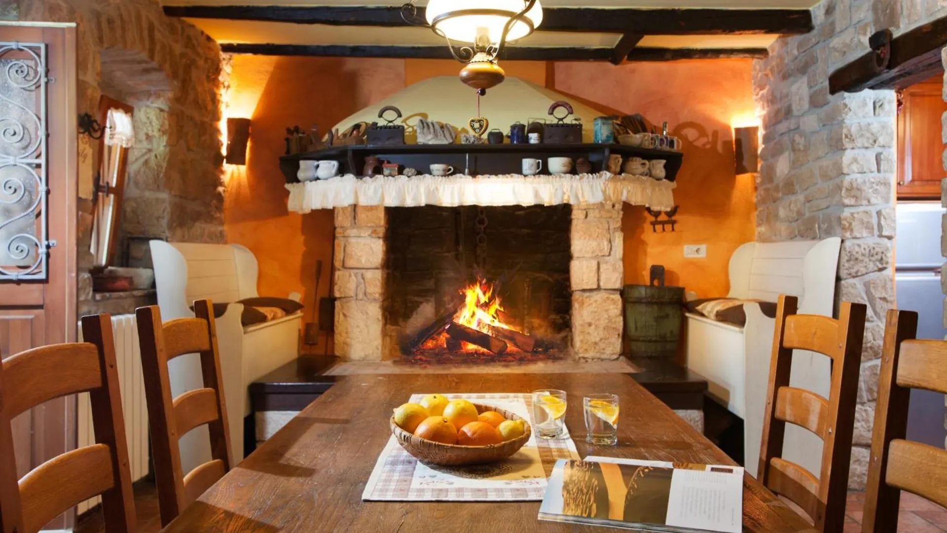 펜션 Villa Favola, A Rustic Retreat Surrounded By Beautiful Nature Vinež 크로아티아