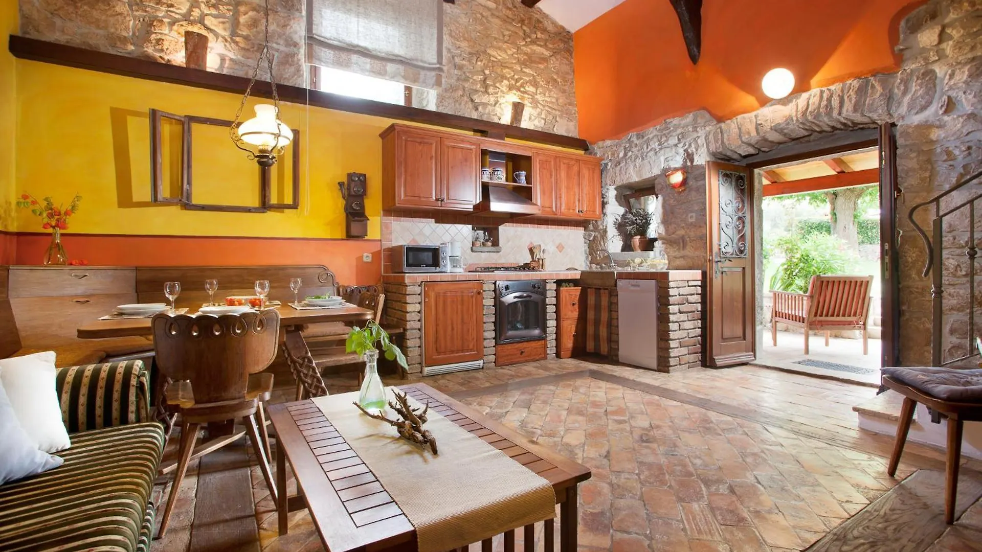 Villa Favola, A Rustic Retreat Surrounded By Beautiful Nature Vinež