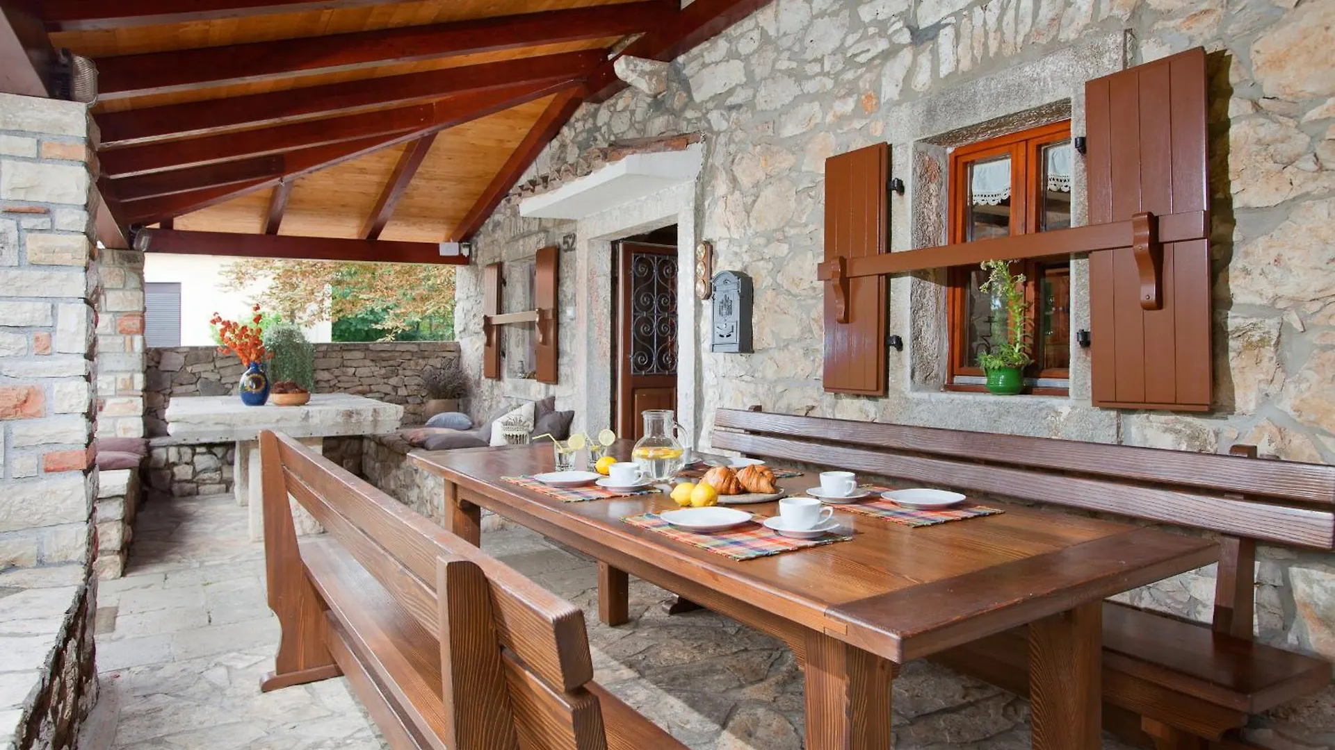 Villa Favola, A Rustic Retreat Surrounded By Beautiful Nature Vinež